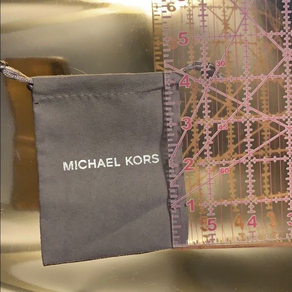 Michael Kors velvet drawstring pouch/ dust bag - Picture 3 of 3